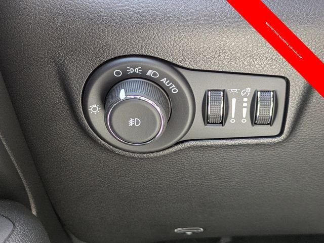 Used 2025 Red Jeep Latitude image 25