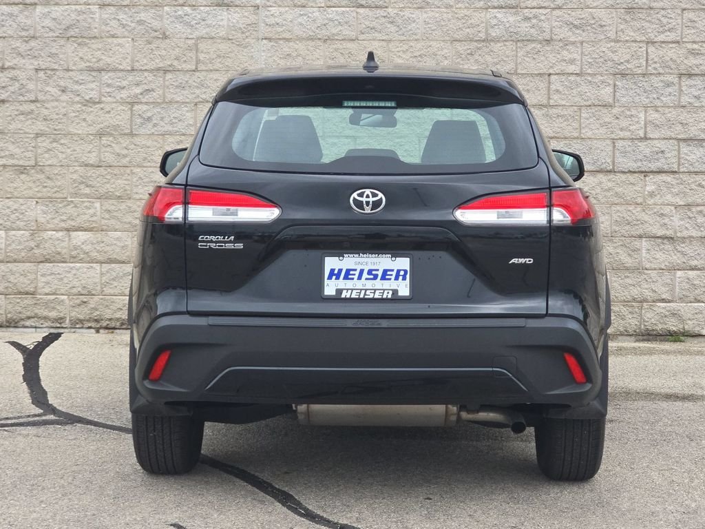 Used 2023 Black Toyota L image 12