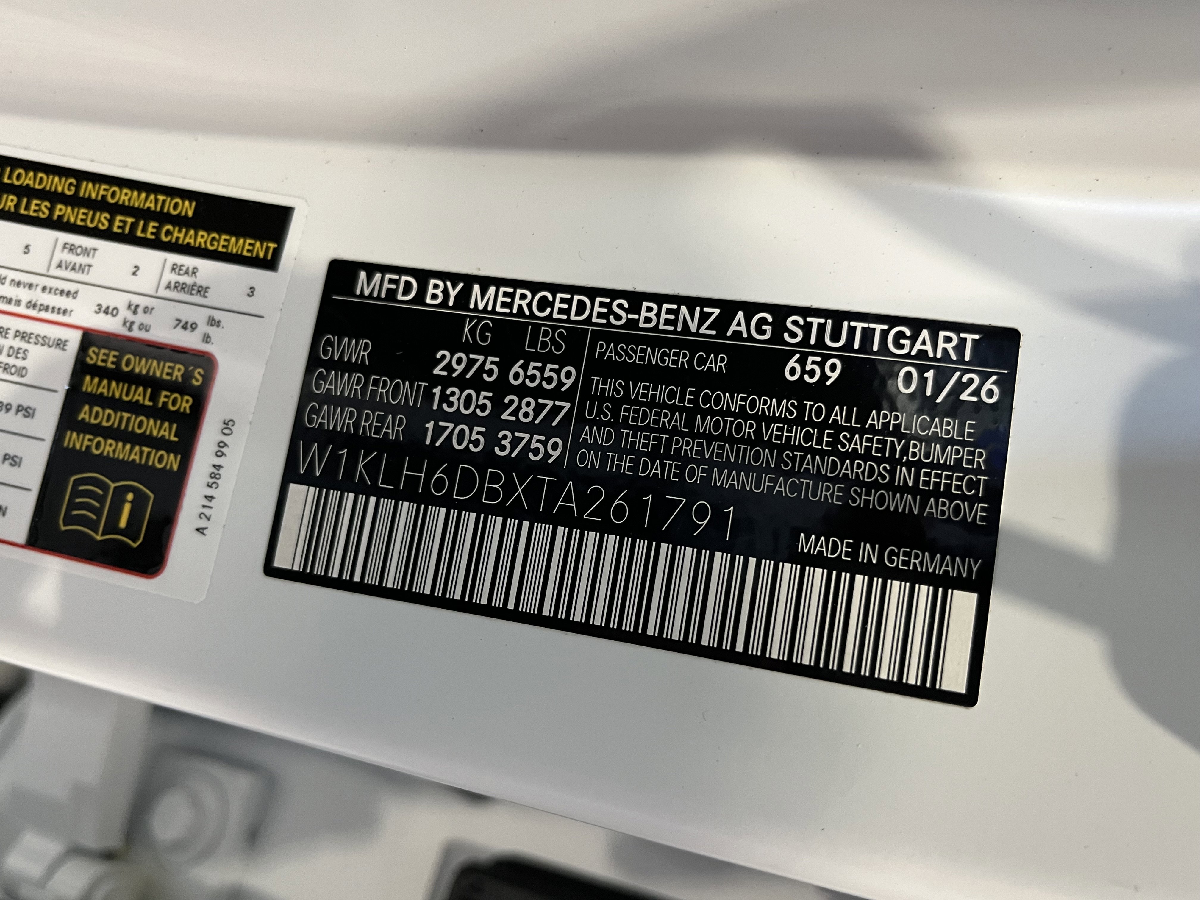 New 2026 MANUFAKTUR Moonlight White Magno Mercedes-Benz AMG® E 53 E image 28