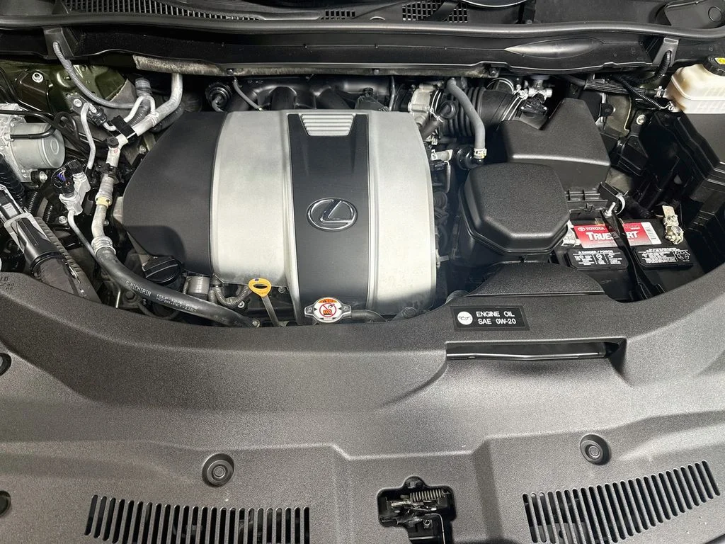 Used 2021 Nori Green Pearl Lexus  image 29