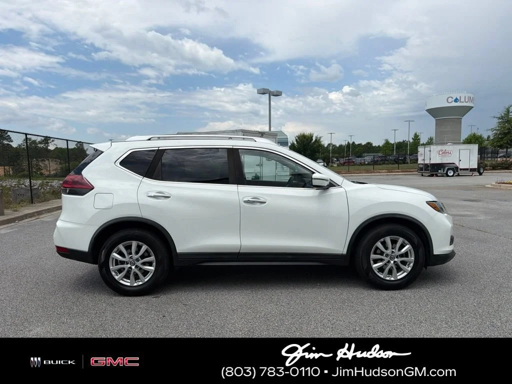 Used 2020 Glacier White Nissan SV image 5