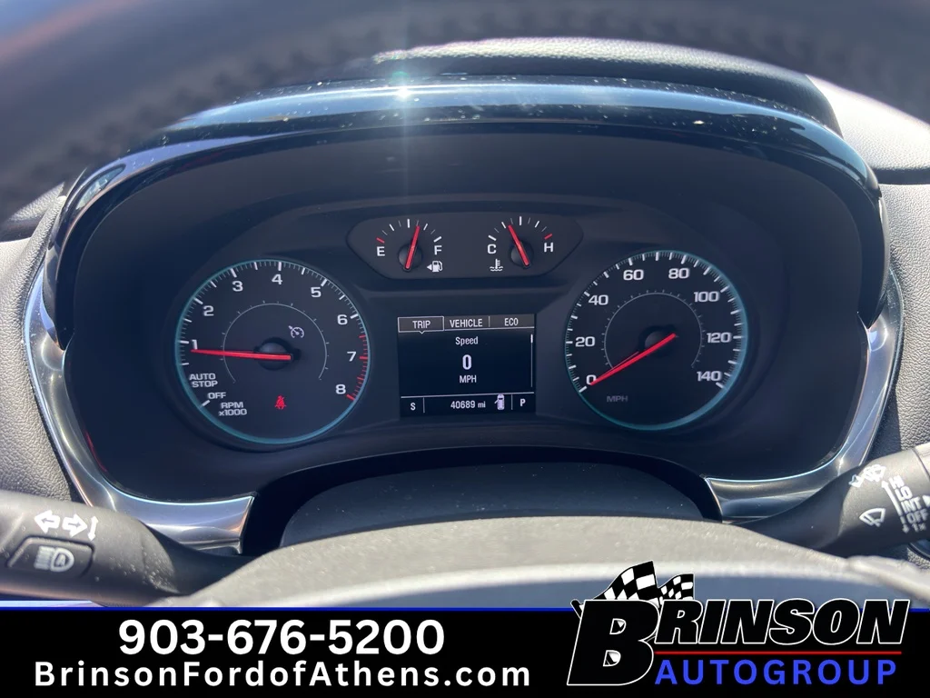 Used 2022 Silver Sage Metallic Chevrolet LT Cloth image 17
