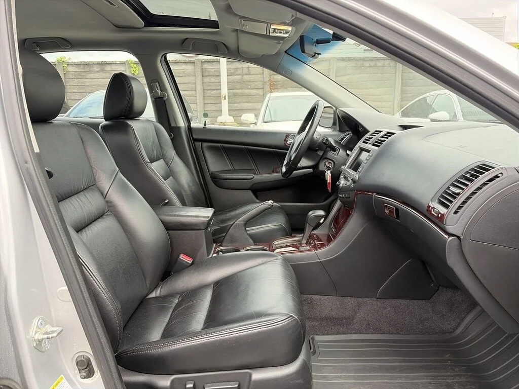Used 2006 Alabaster Silver Metallic Honda Sedan EX V6 at Dilawri Certified   Local BC   Regu image 31