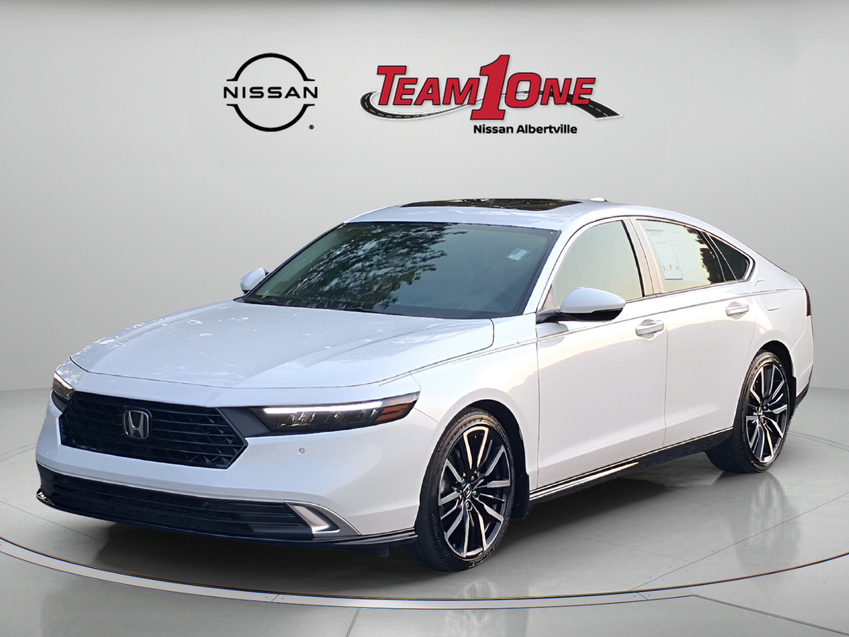Used 2026 White Honda Touring image 4