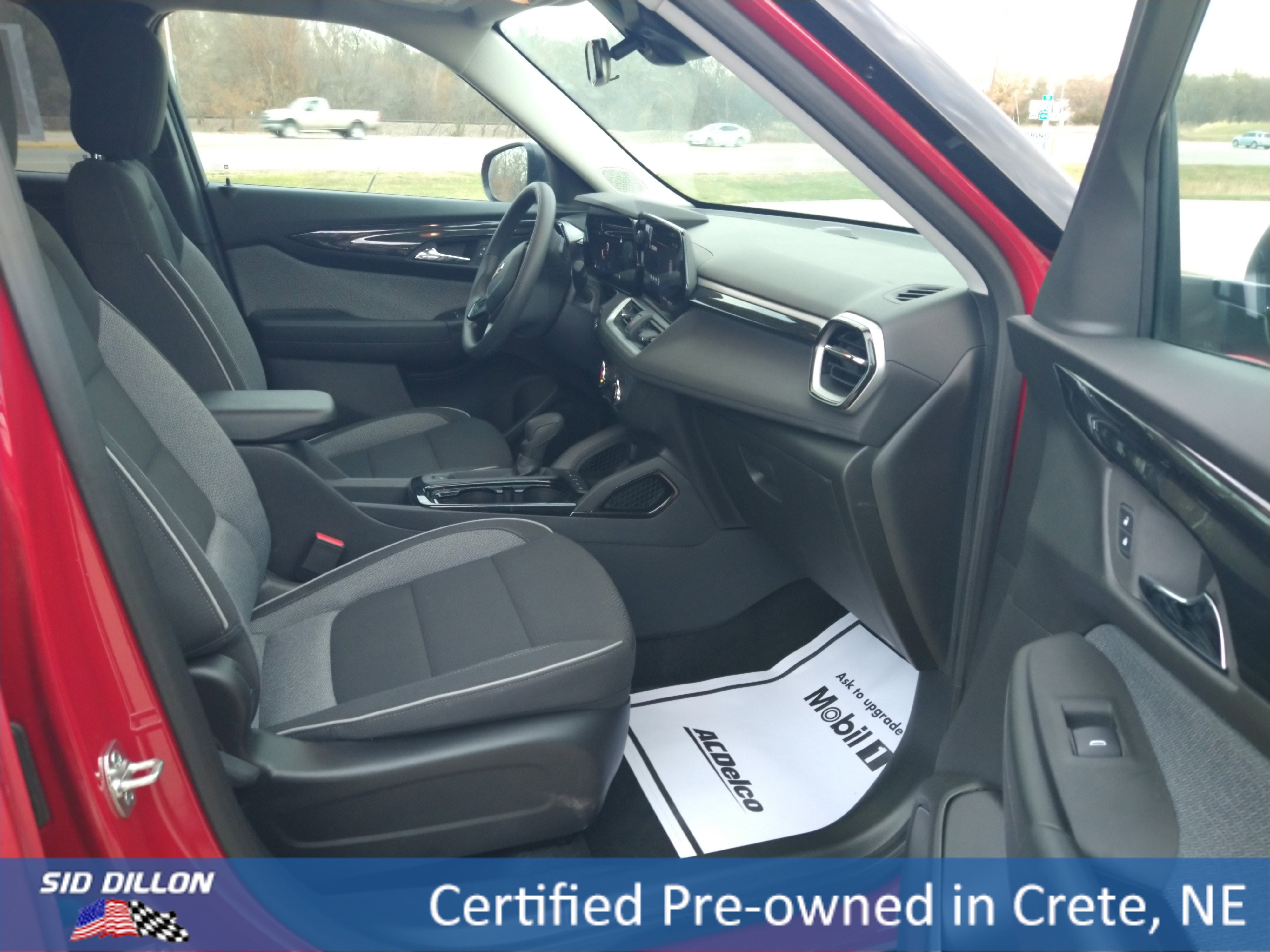 View vehicle photo 4