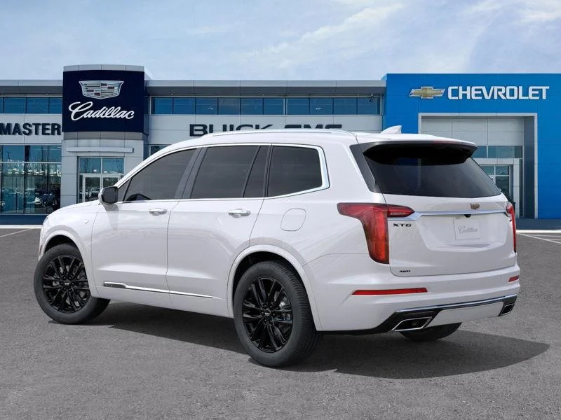 Used 2025  Cadillac Luxury image 3