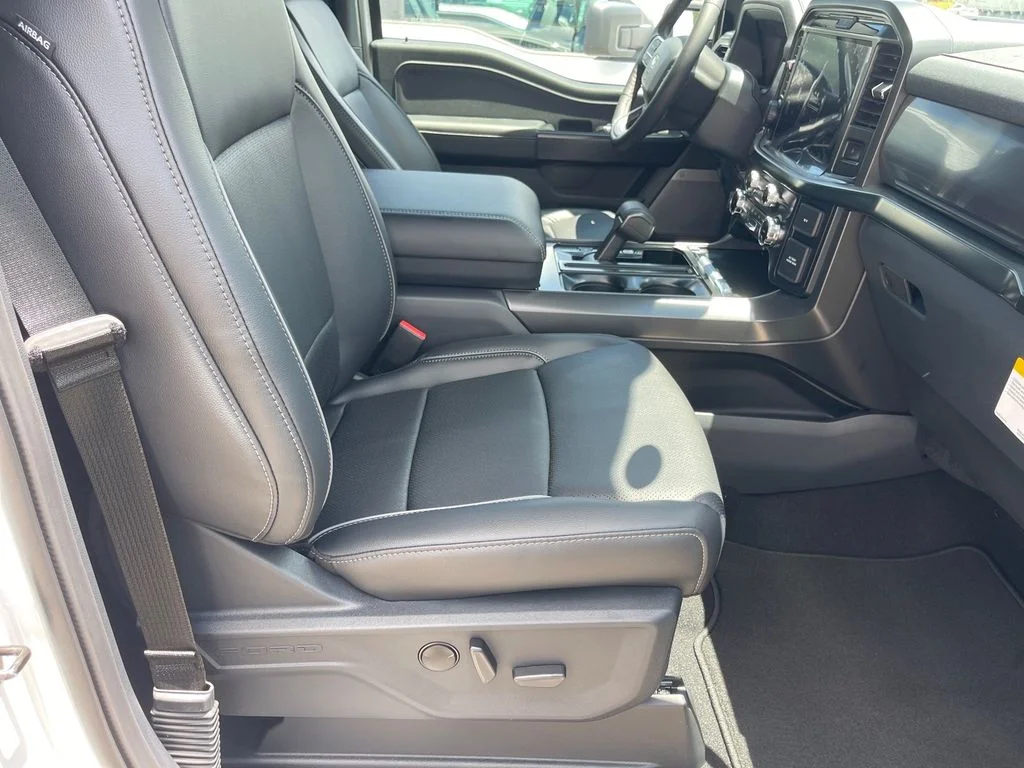 New 2026 Oxford White Ford Lariat® image 14