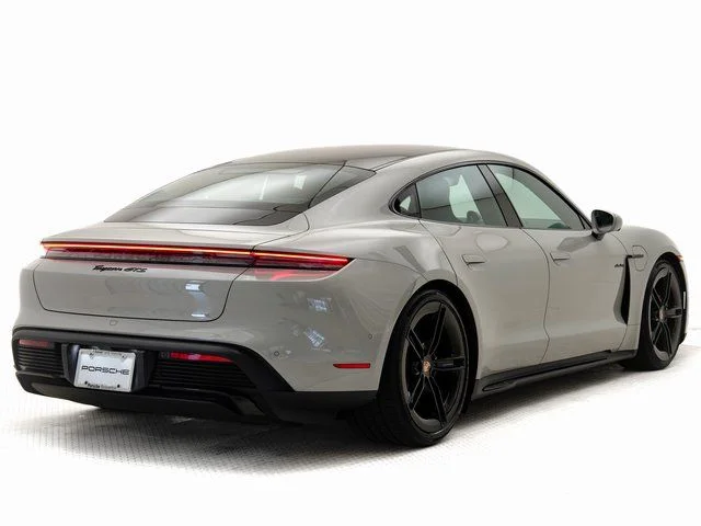 2025 Porsche Taycan GTS - Photo 34