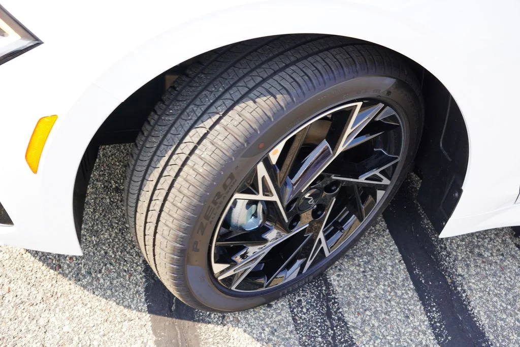 New 2026 Snow White Pearl Kia GT-Line image 9