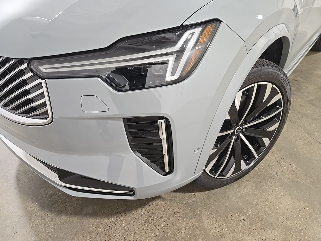2026 Volvo XC90 Plus - Photo 11