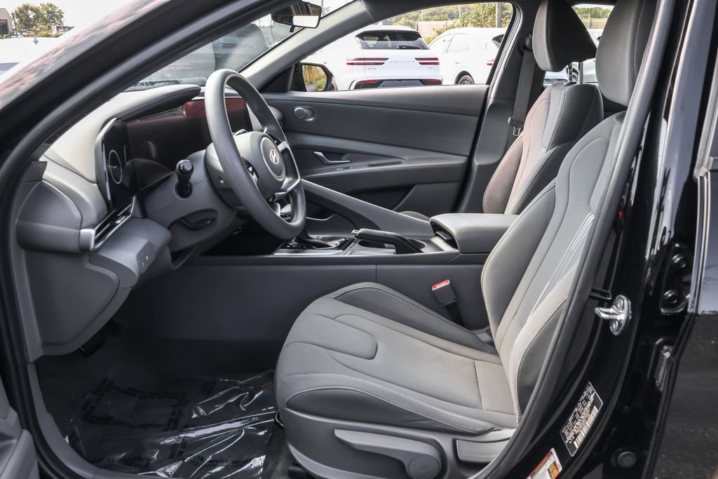 Certified Used 2024 Black Hyundai SEL image 6
