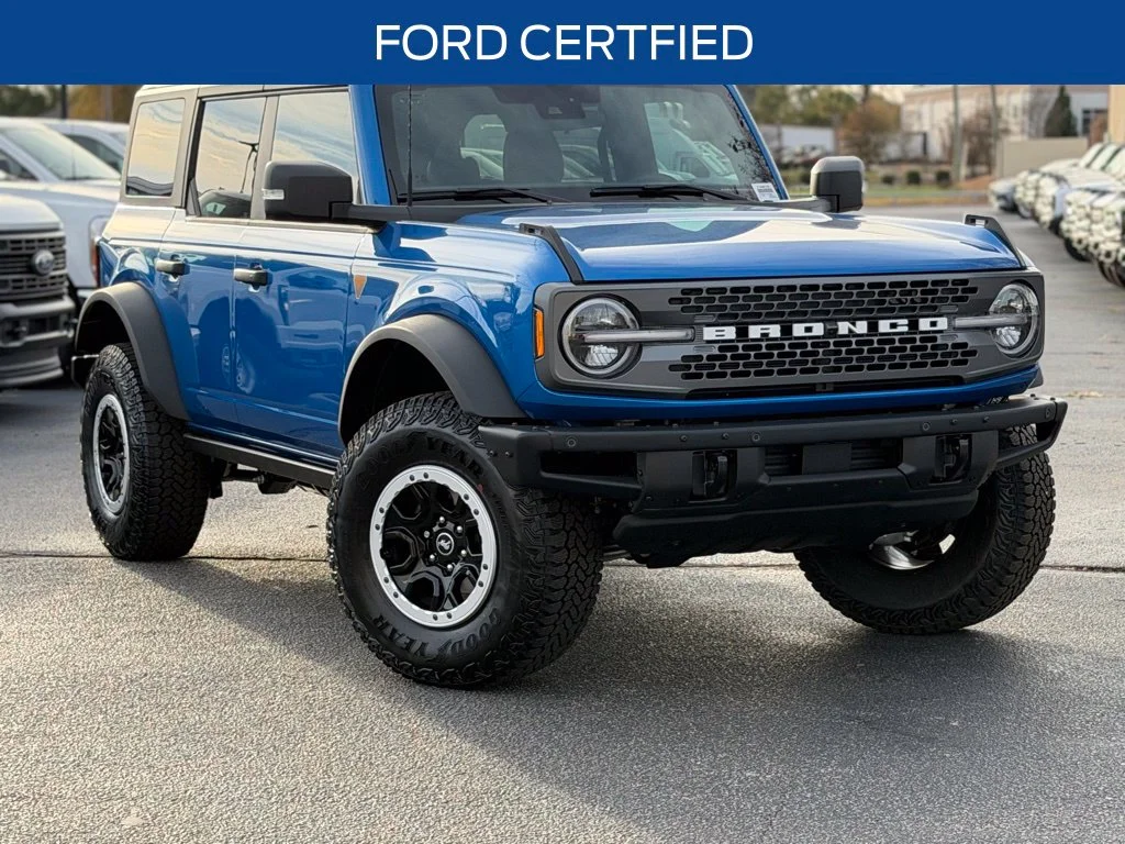 Used 2025 Blue Ford Badlands image 3