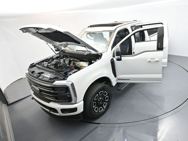New 2026 Star White Metallic Tri-Coat Ford F-350® Platinum® image 55