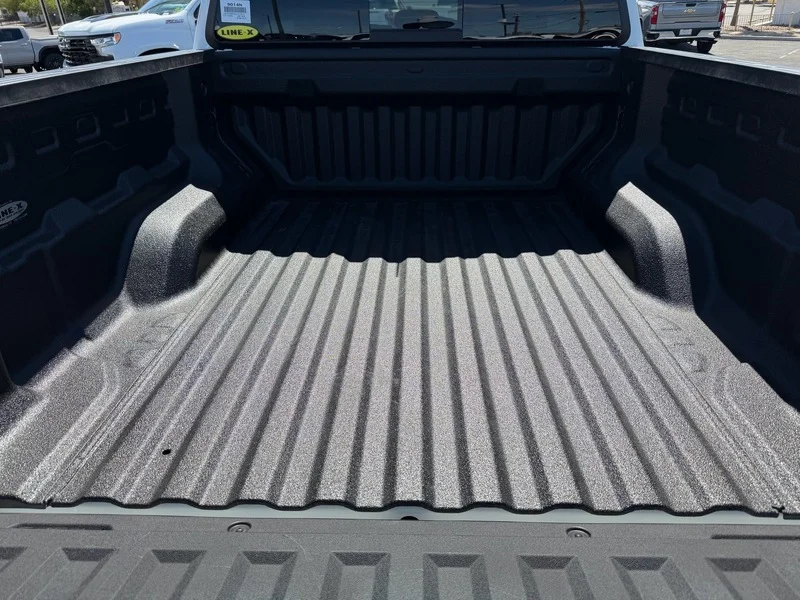 Used 2025 Summit White Chevrolet Z71 image 25