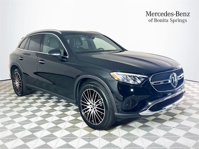 2026 Mercedes-Benz GLC GLC 300's photo