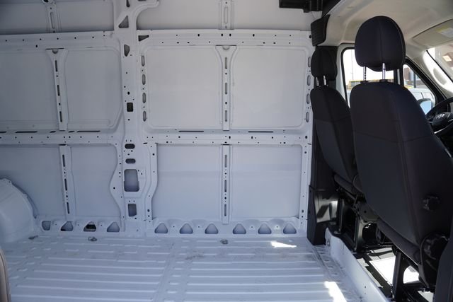 New 2026 Bright White Clear-Coat Exterior Paint RAM High Roof image 15
