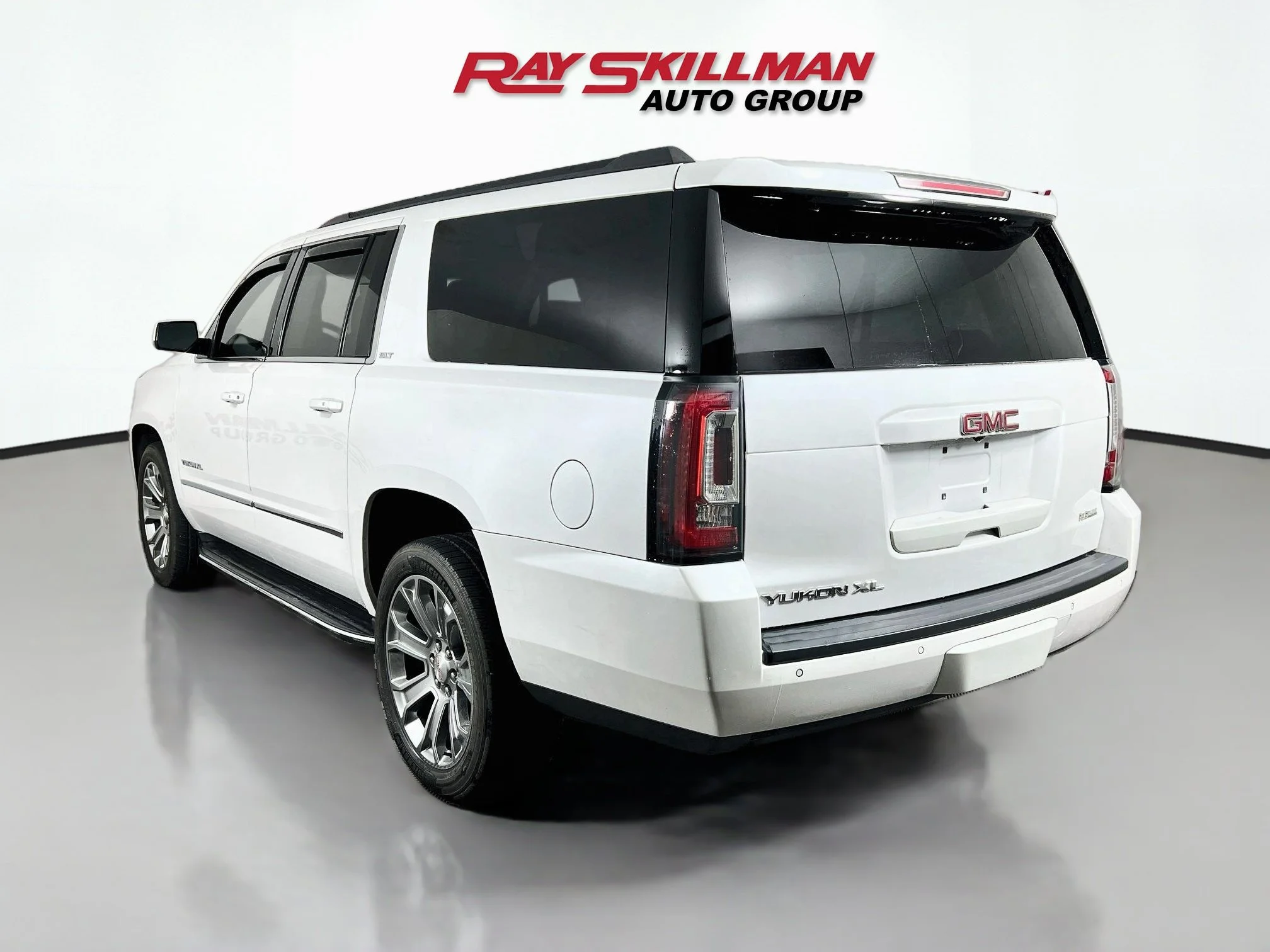 Used 2020 White Frost Tricoat GMC SLT image 5