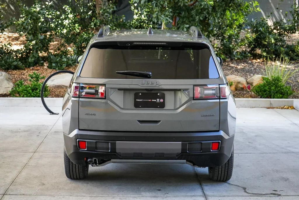New 2026 Sting-Gray Clearcoat Jeep Laredo image 5