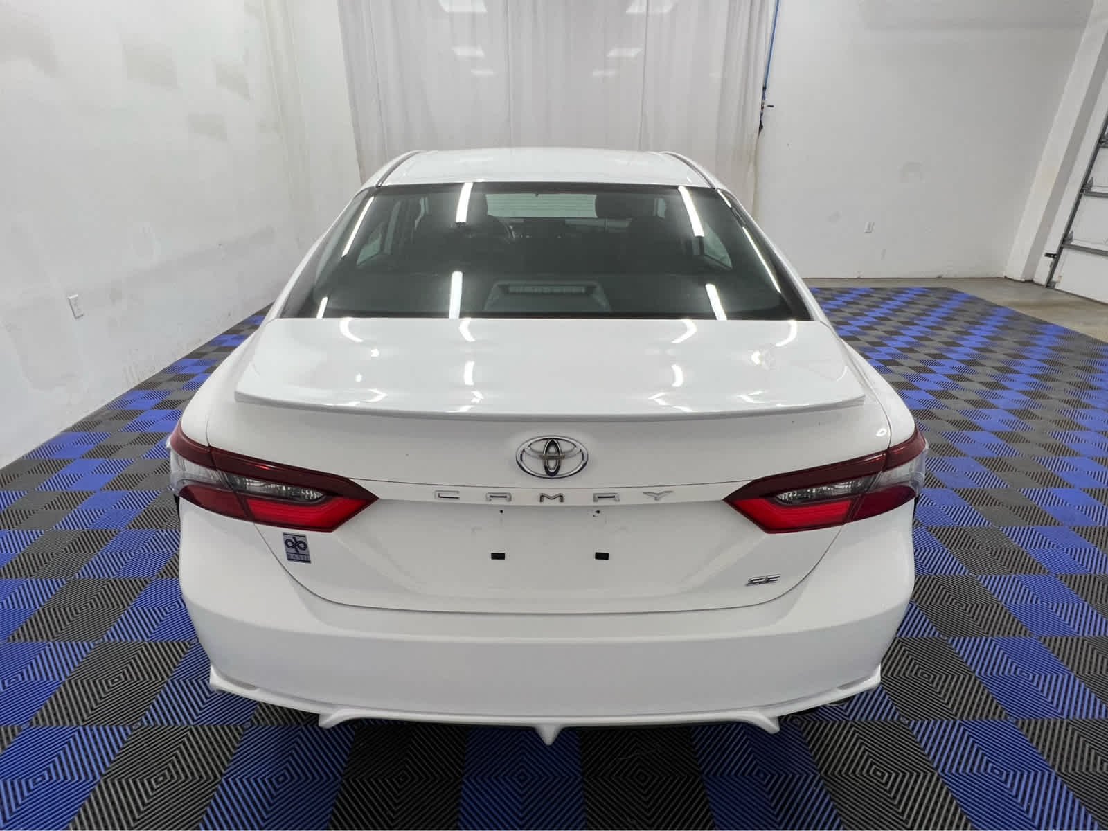 Used 2024 Ice Cap Toyota SE image 12
