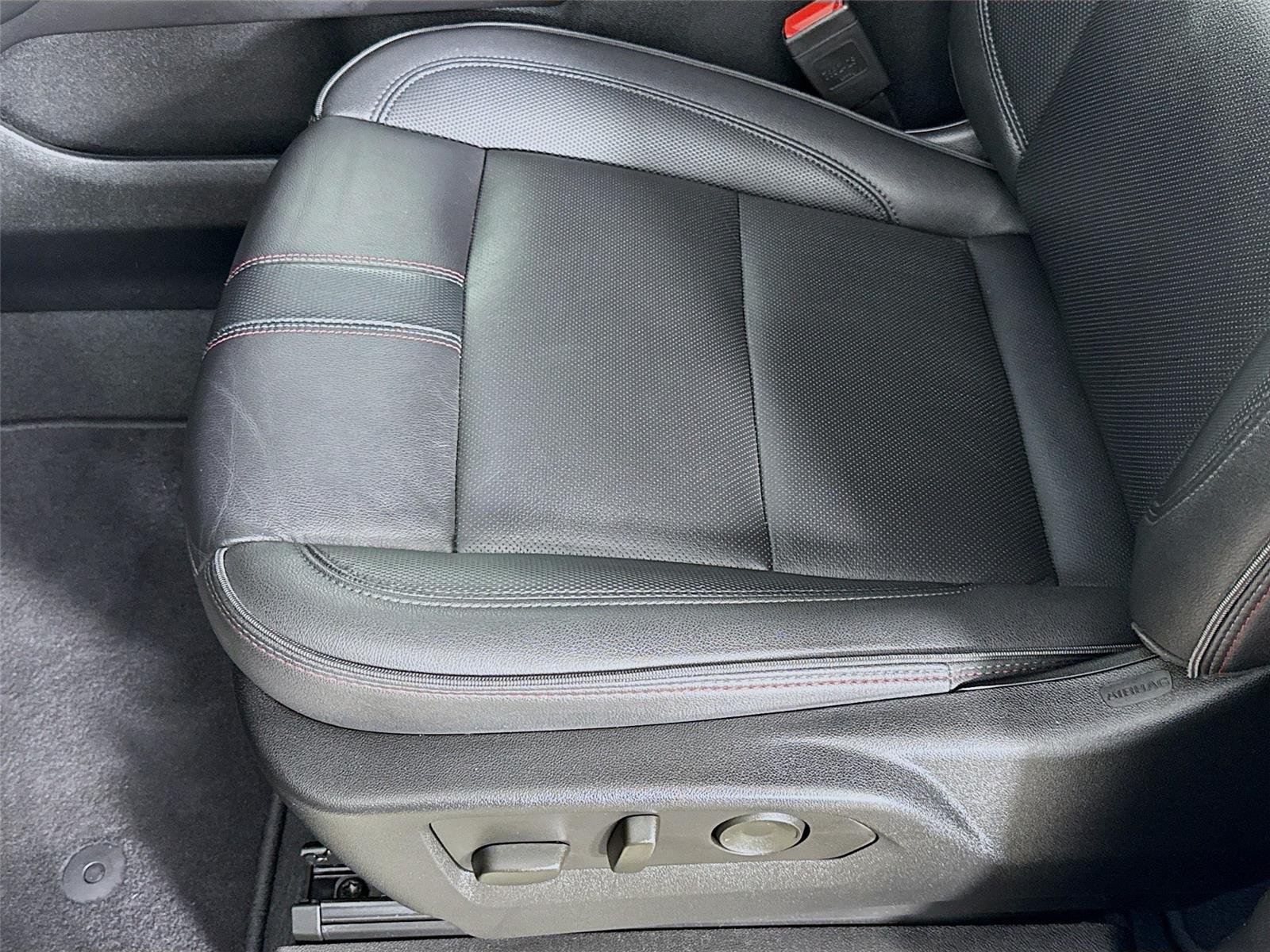 Used 2024 Summit White Chevrolet RST image 21
