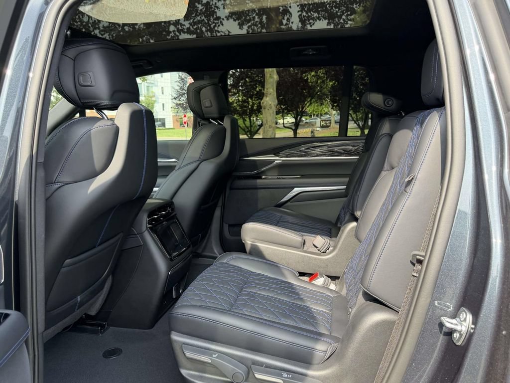 2026 Cadillac Escalade IQL Sport - Photo 13