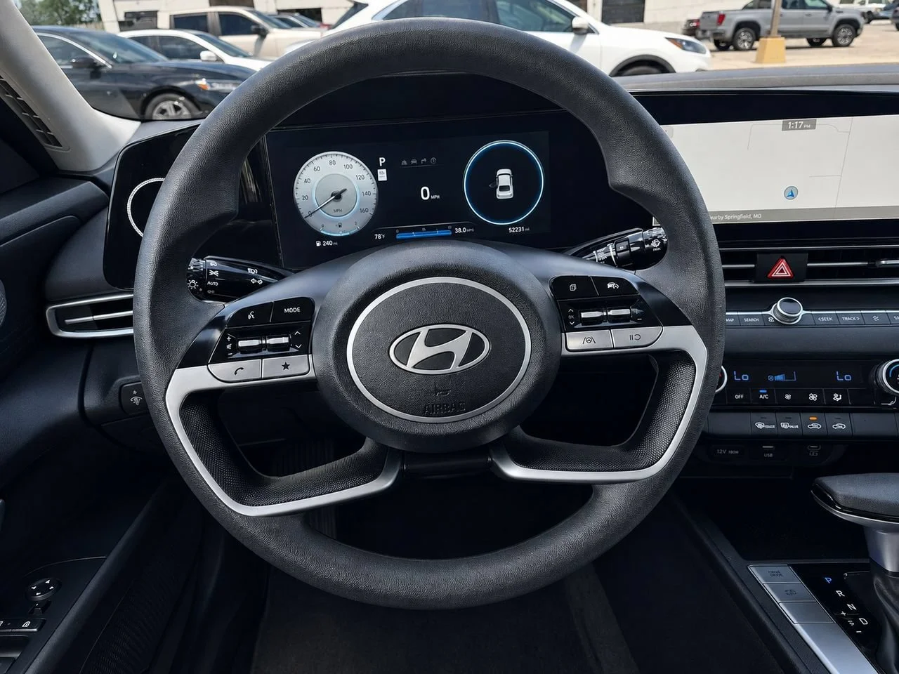 Used 2024 Gray Hyundai SEL image 26
