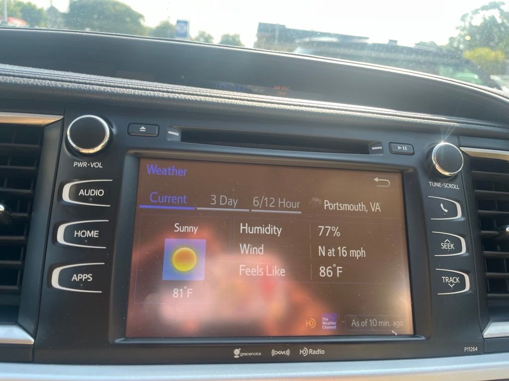 Used 2016 White Toyota LE Plus V6 image 19