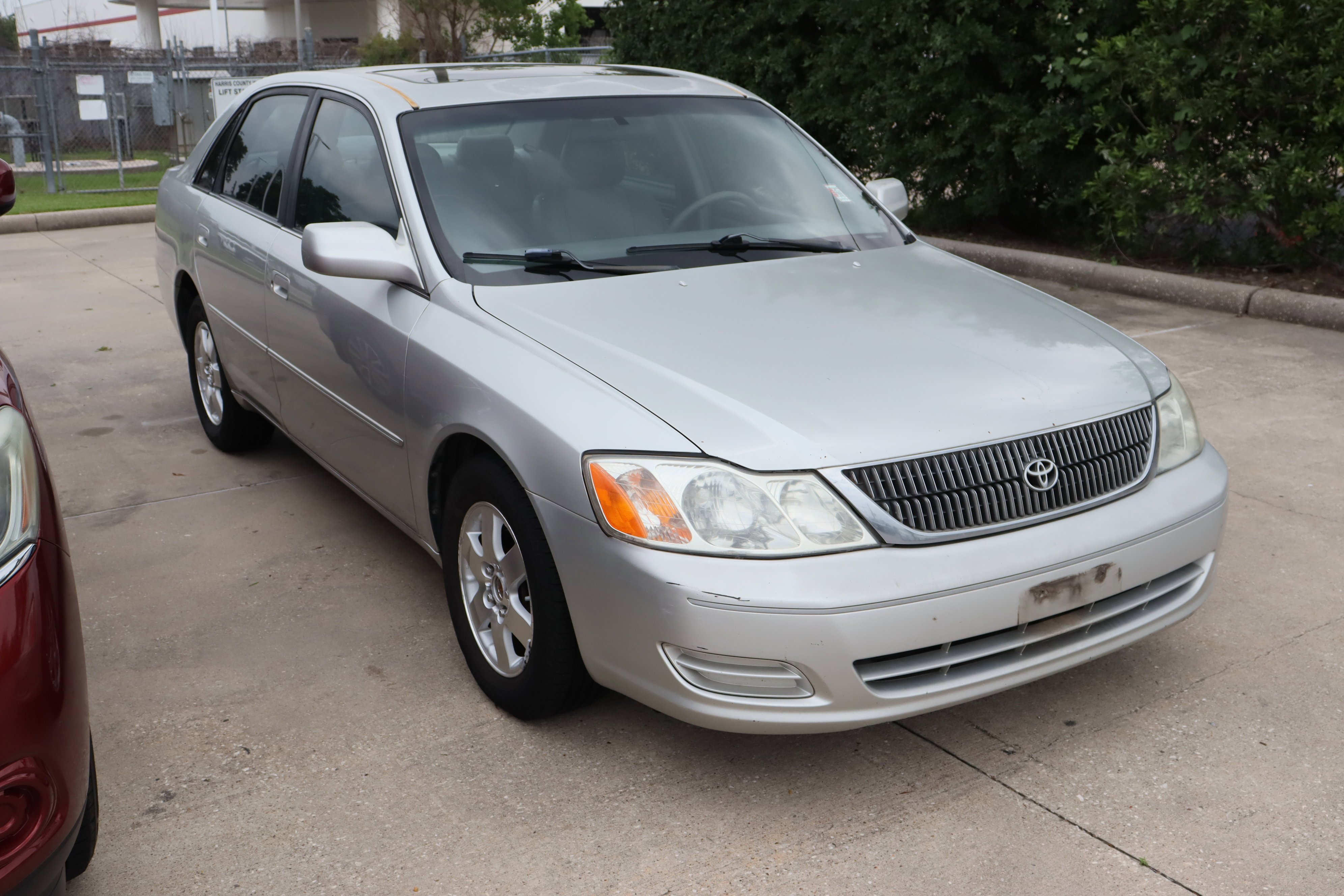 Used 2002 Toyota Avalon XL with VIN 4T1BF28B82U245774 for sale in Spring, TX