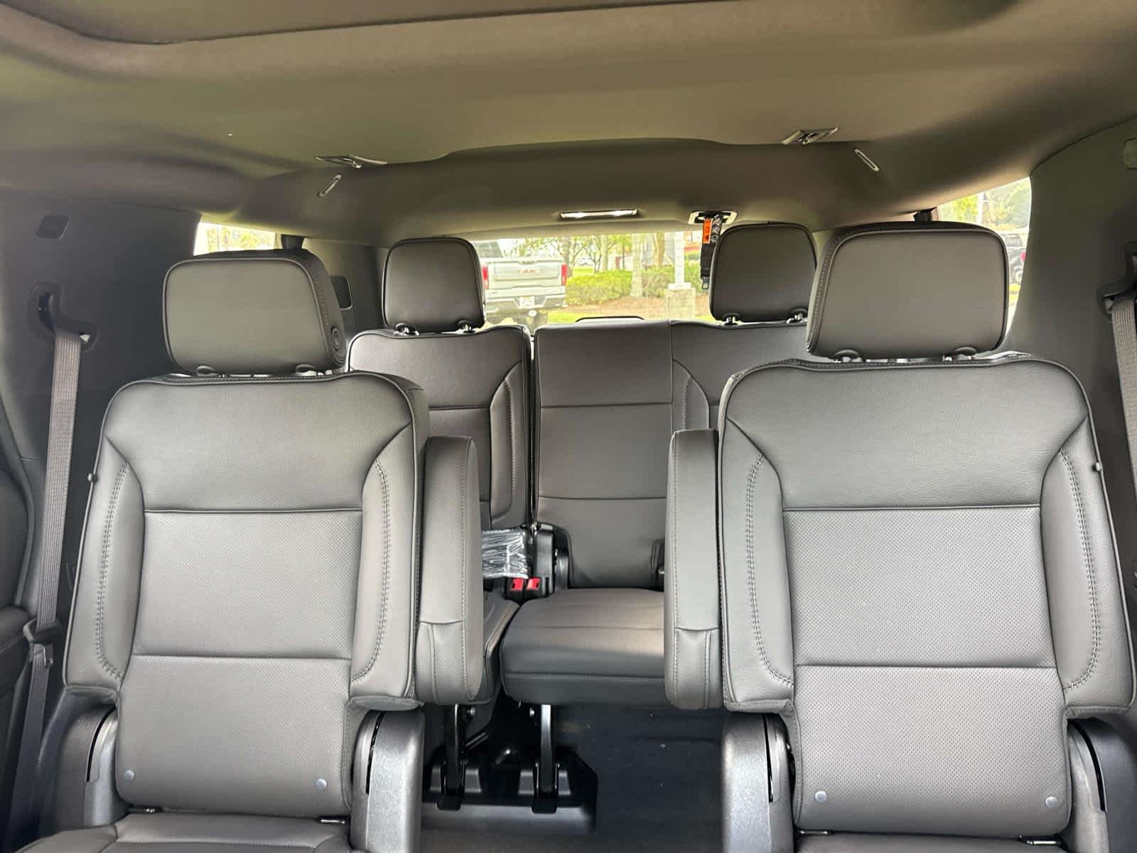 2027 GMC Yukon Denali - Photo 7