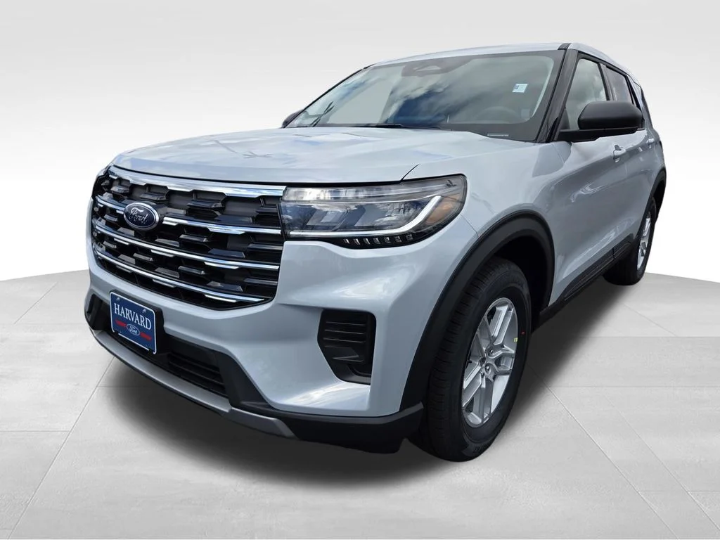 Used 2026 Space White Metallic Ford Active image 2