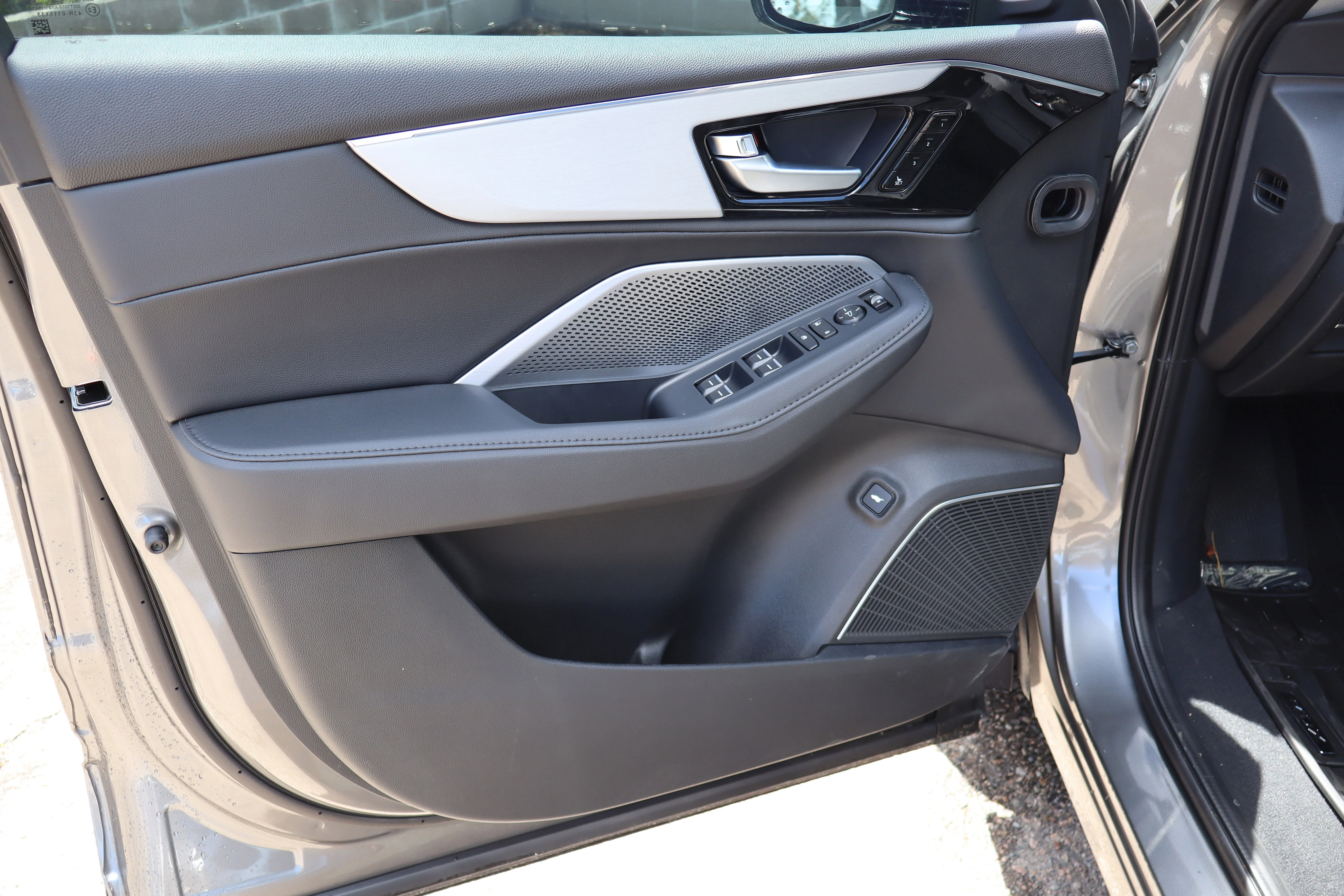 New 2026 Liquid Carbon Metallic Acura 4MDX image 23