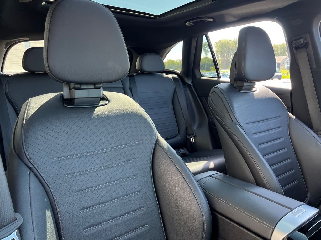Used 2023 Black Mercedes-Benz GLC 300 image 27