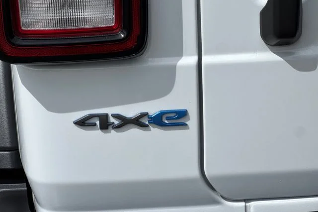 Used 2023 White Jeep Willys 4xe image 33