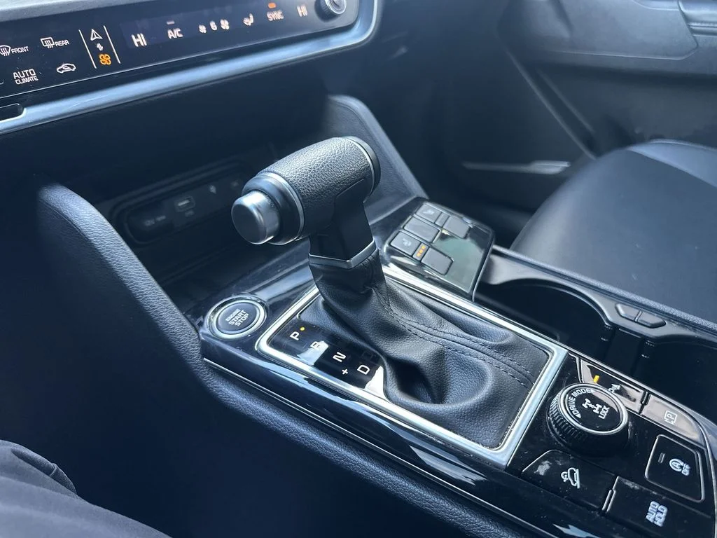 Used 2024 Black Kia X-Line image 20