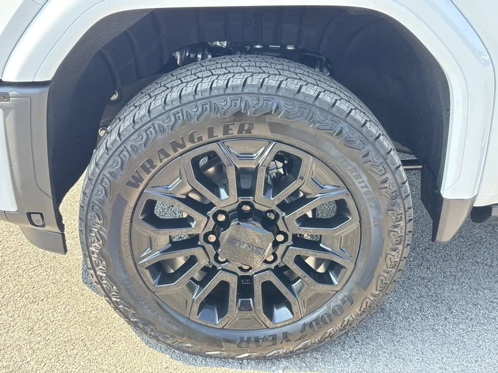 New 2026 Glacier White Tricoat GMC Denali Ultimate image 10