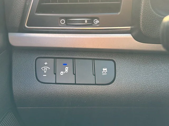 Used 2018 Black Hyundai Value Edition image 11