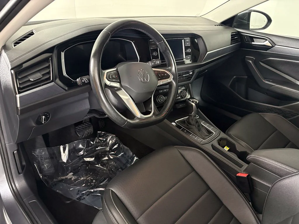 Used 2024 Gray Volkswagen 1.5T SE image 16