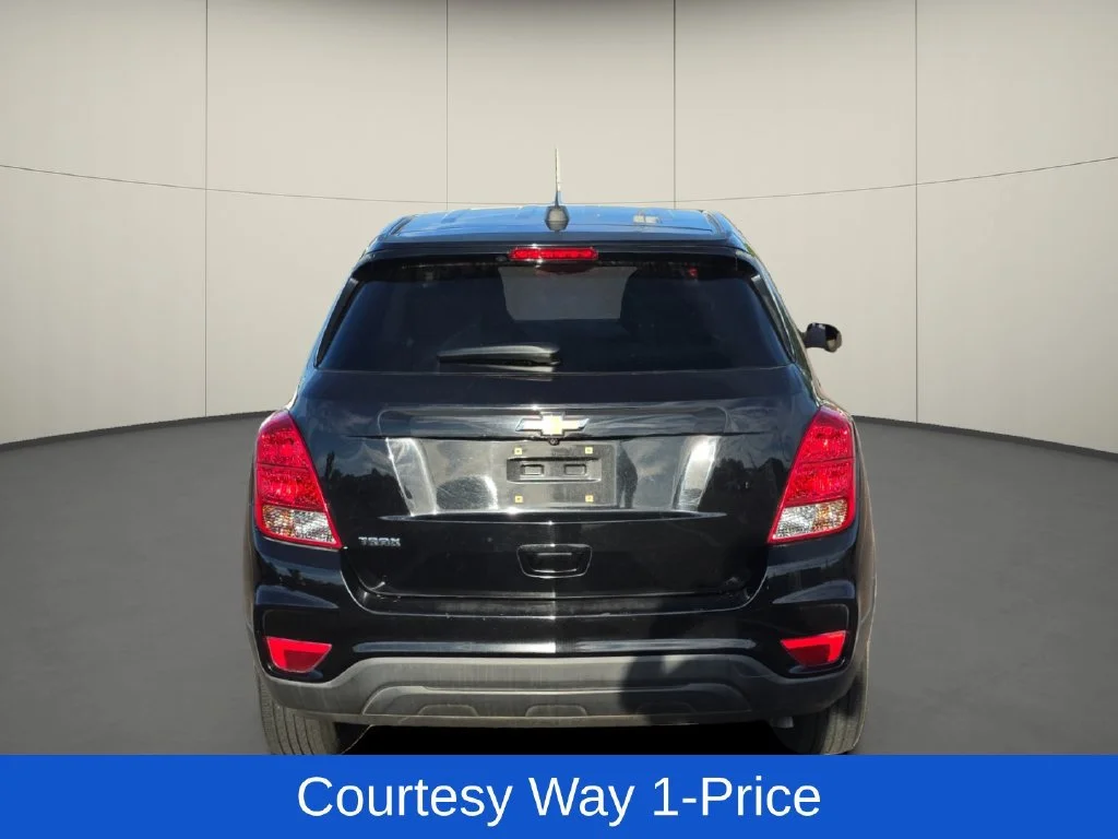 Used 2020 MOSAIC BLACK METALLIC Chevrolet LS image 8
