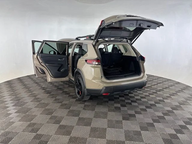Used 2025 Beige/tan Nissan Rock Creek image 16