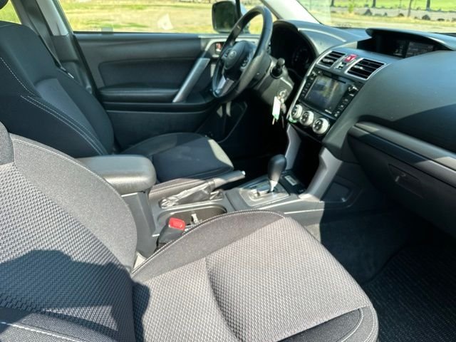 Used 2018 Ice Silver Metallic Subaru 2.5i Premium image 27