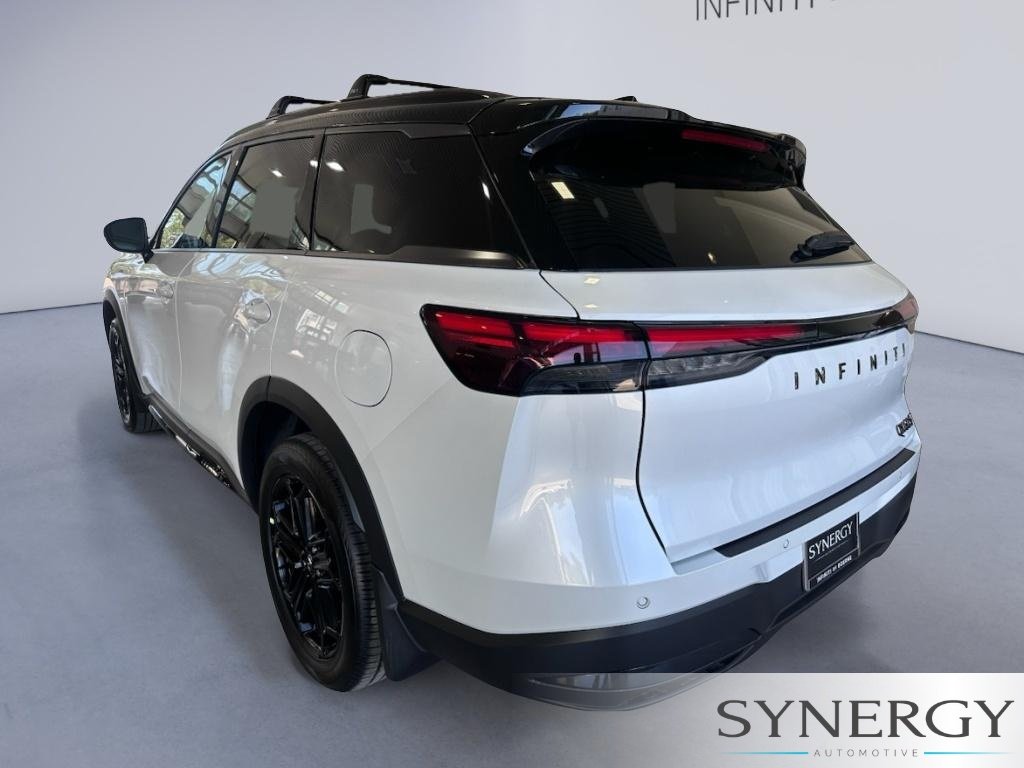 New 2027 2T RAD WHT INFINITI Sport AWD image 8