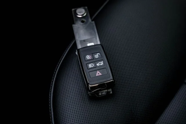 New 2026  Land Rover SE image 75