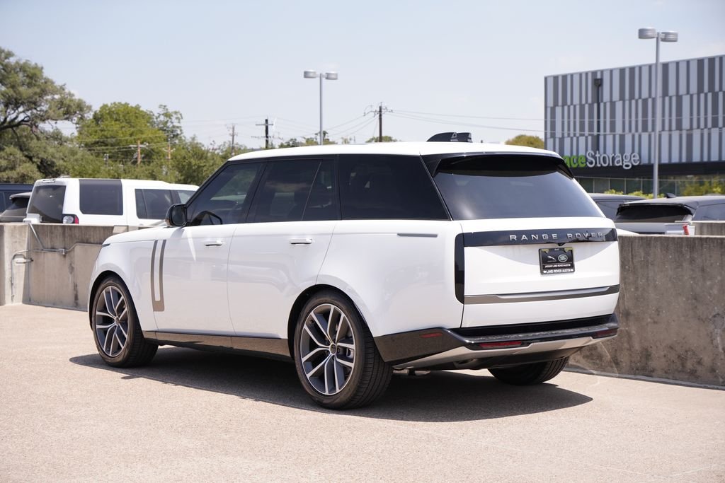 New 2026 Fuji White Land Rover SE image 7