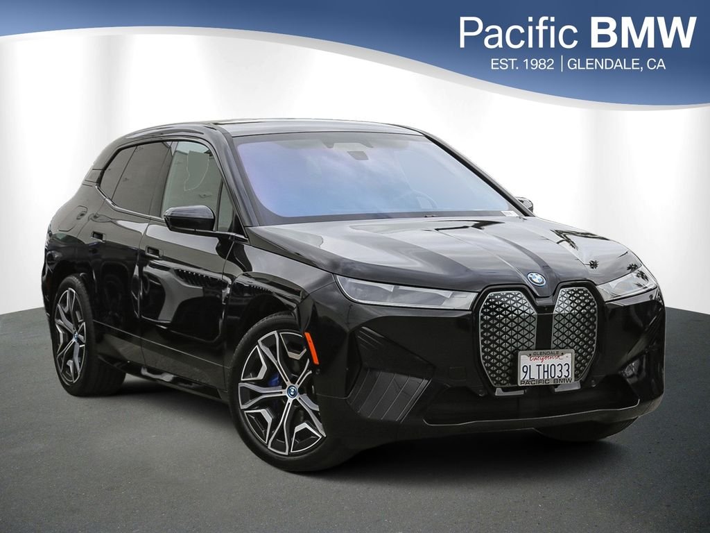 2025 BMW iX xDrive50's photo