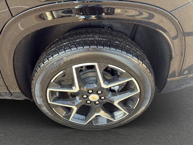 Certified Used 2026 Mosaic Black Metallic Chevrolet High Country image 9