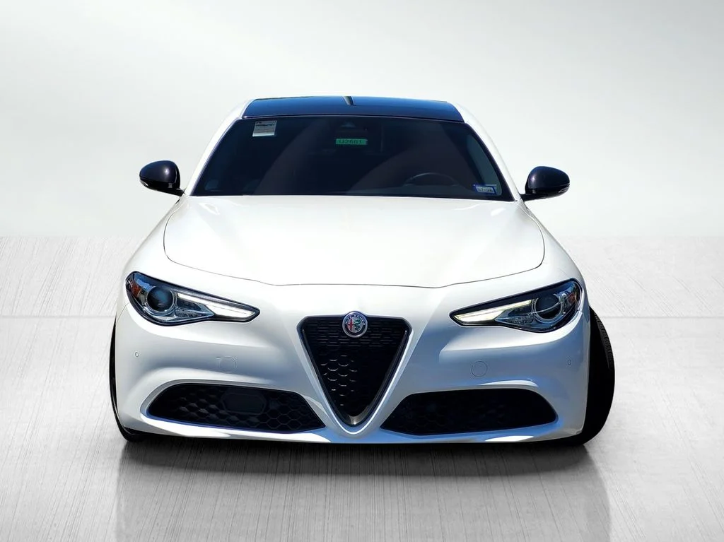 Used 2021 White Alfa Romeo  image 2