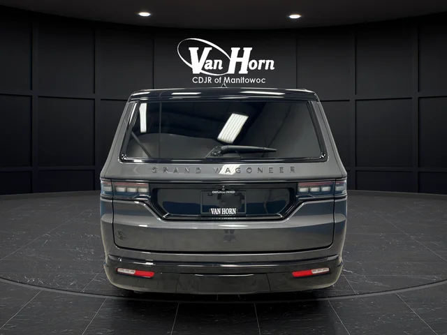 Used 2024 Baltic Gray Metallic Clearcoat Jeep Series III image 4