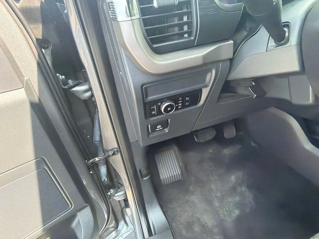Used 2024 Gray Ford XLT image 23