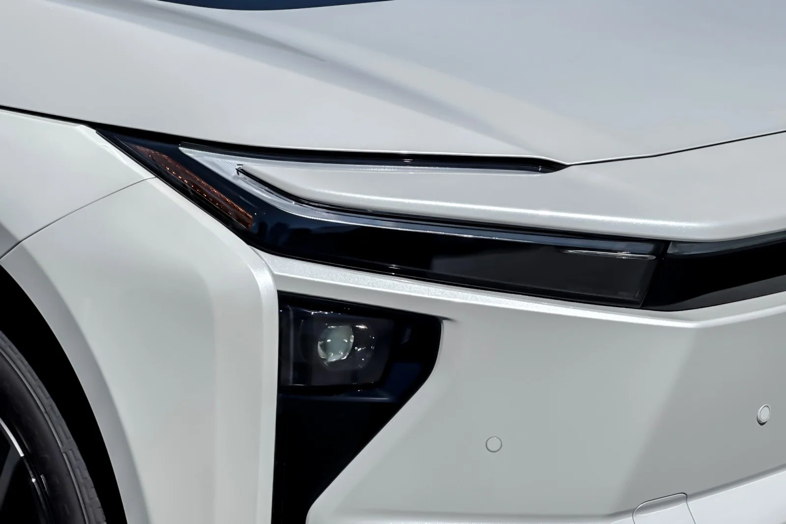 New 2027 Wind Chill Pearl <sup>1</sup> Toyota  XLE image 30