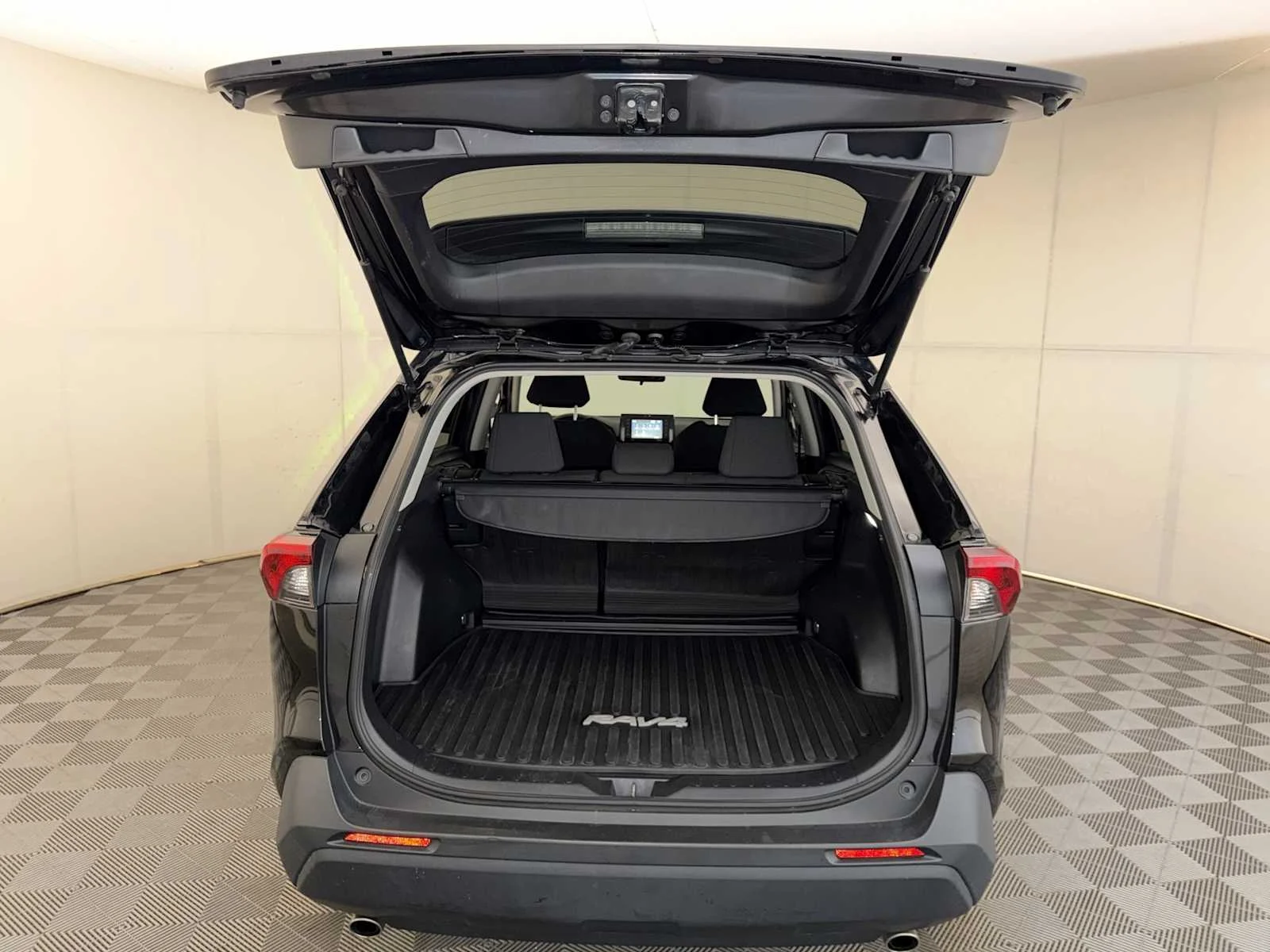 Used 2022 Midnight Black Metallic Toyota LE image 19